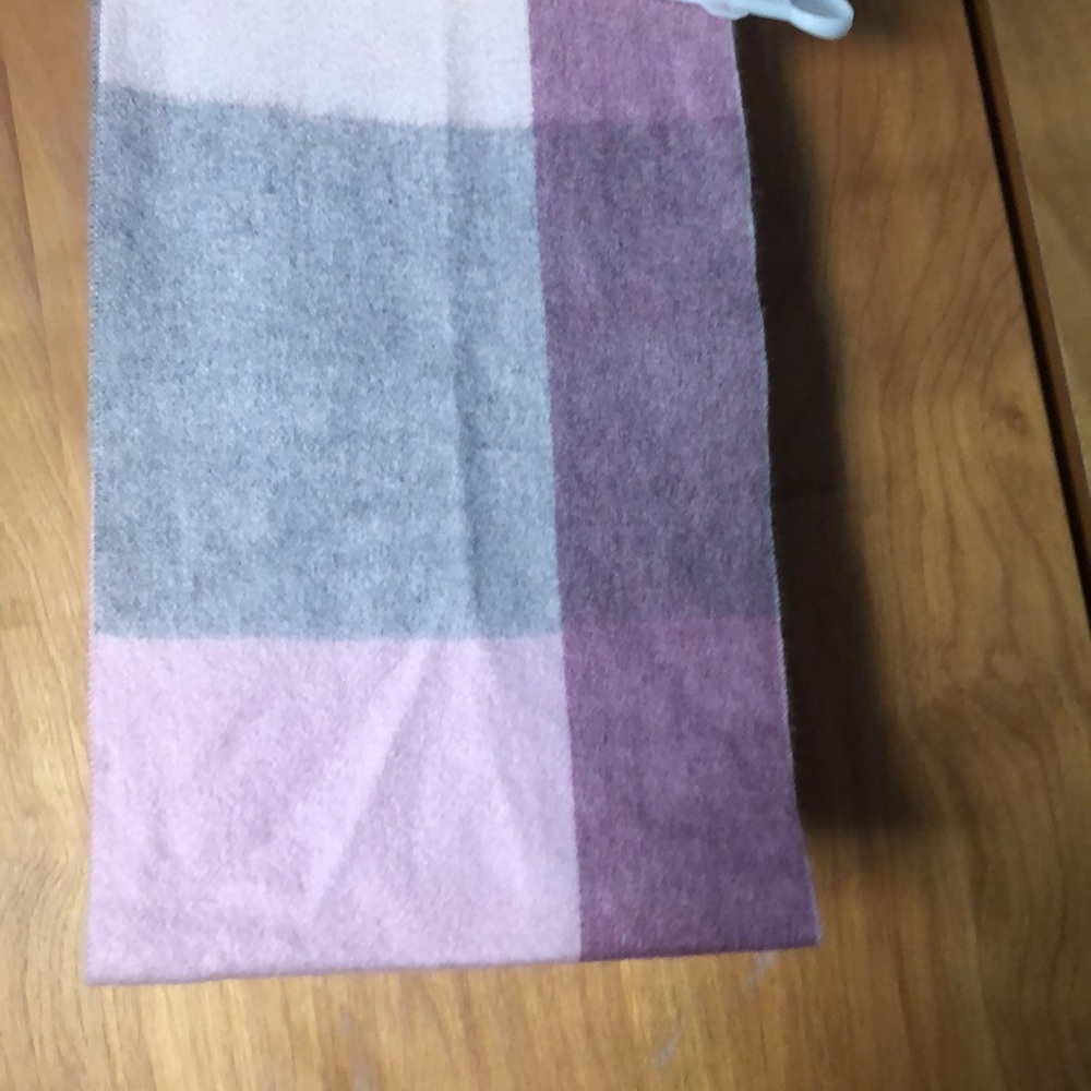 Scarf - Picture 2 of 3